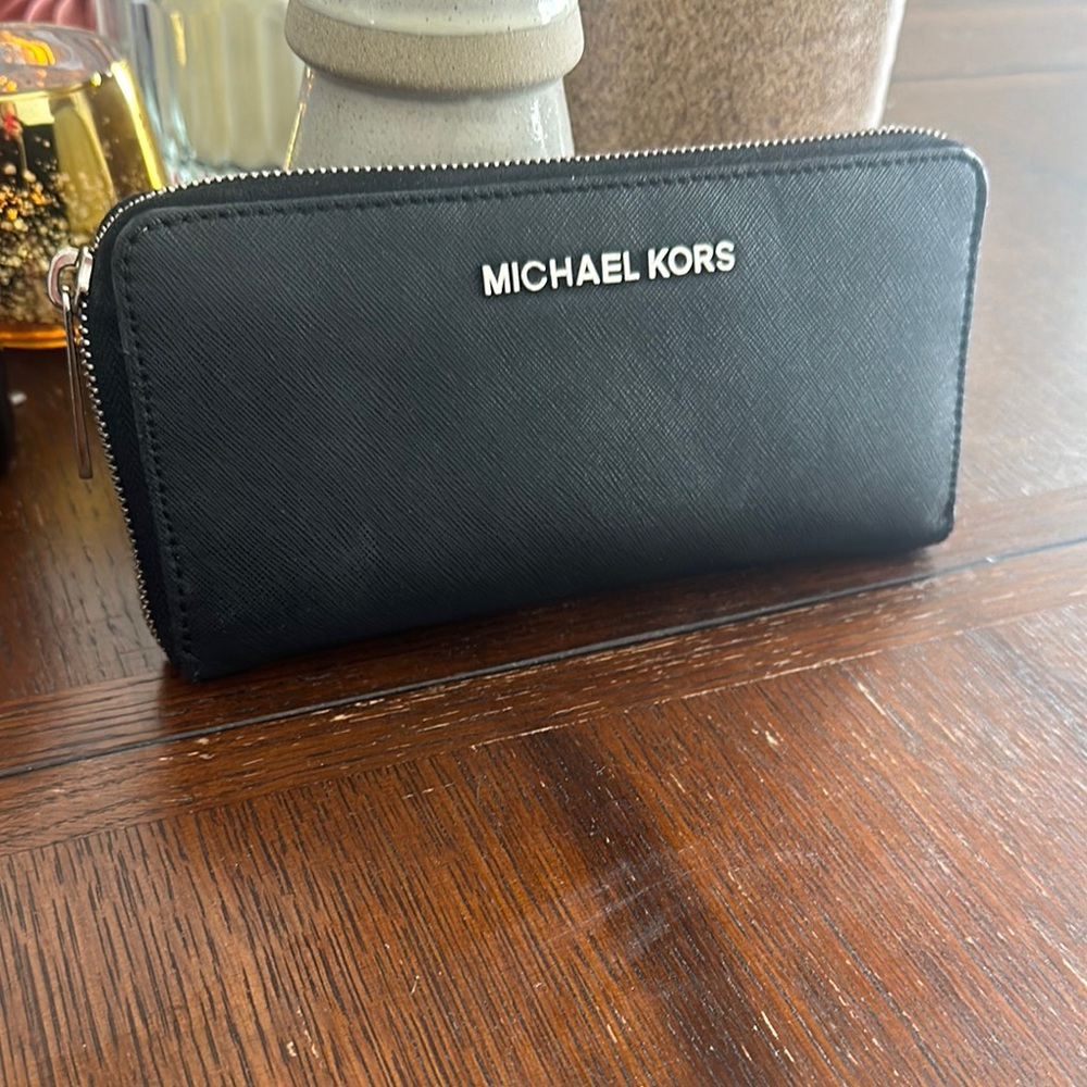 Michael Kors Black Zip Wallet
